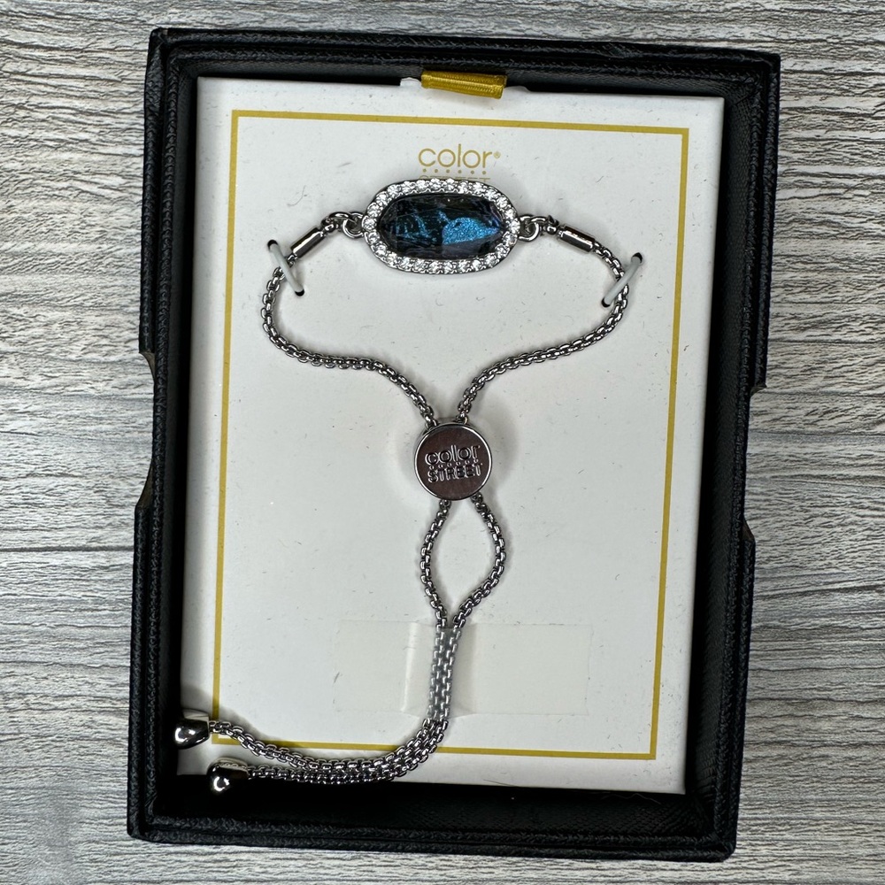 NWT Color Street Northern Lights Inspired Toggle Bracelet!